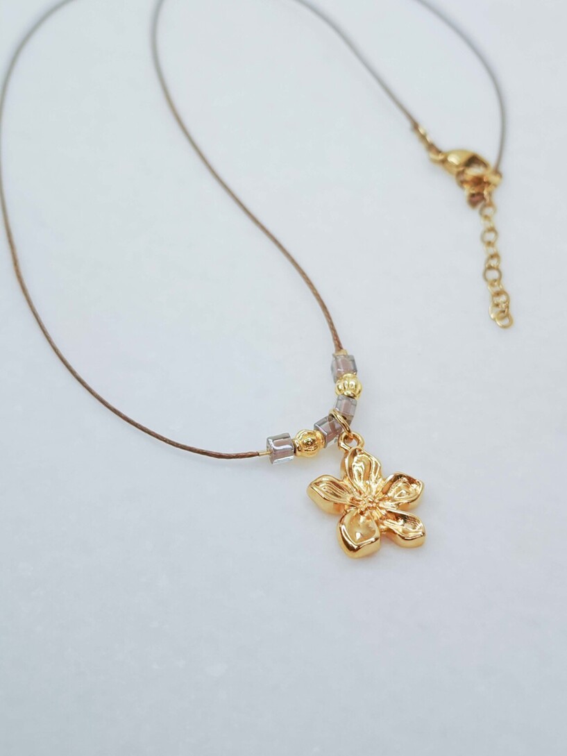 Flor necklace 