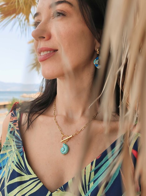August necklace