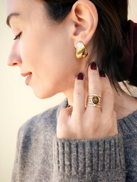 Light stainless steel earrings