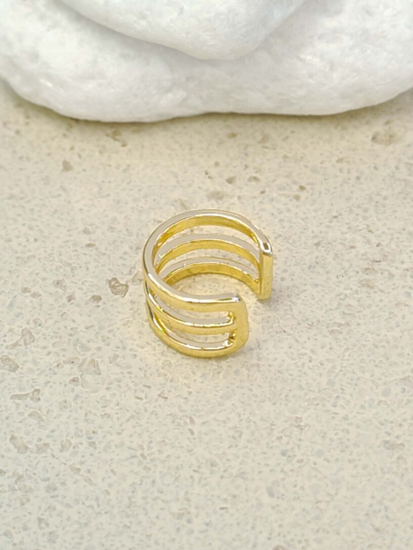 Lines ear cuff