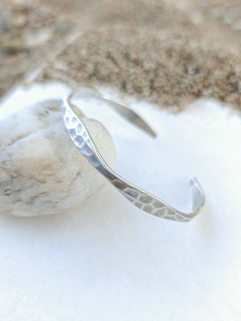 Hammer bangle bracelet