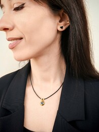 Black heart necklace