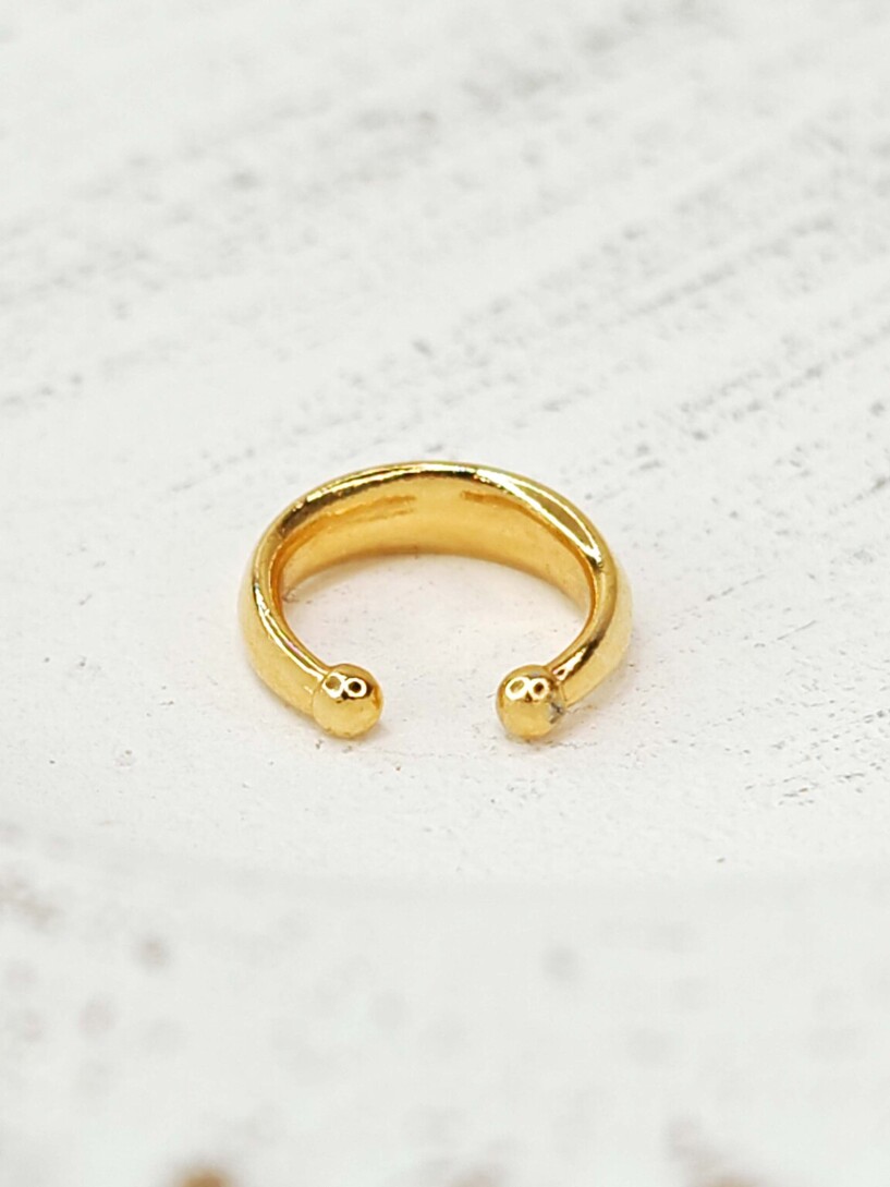 Simplicity gold ear cuff