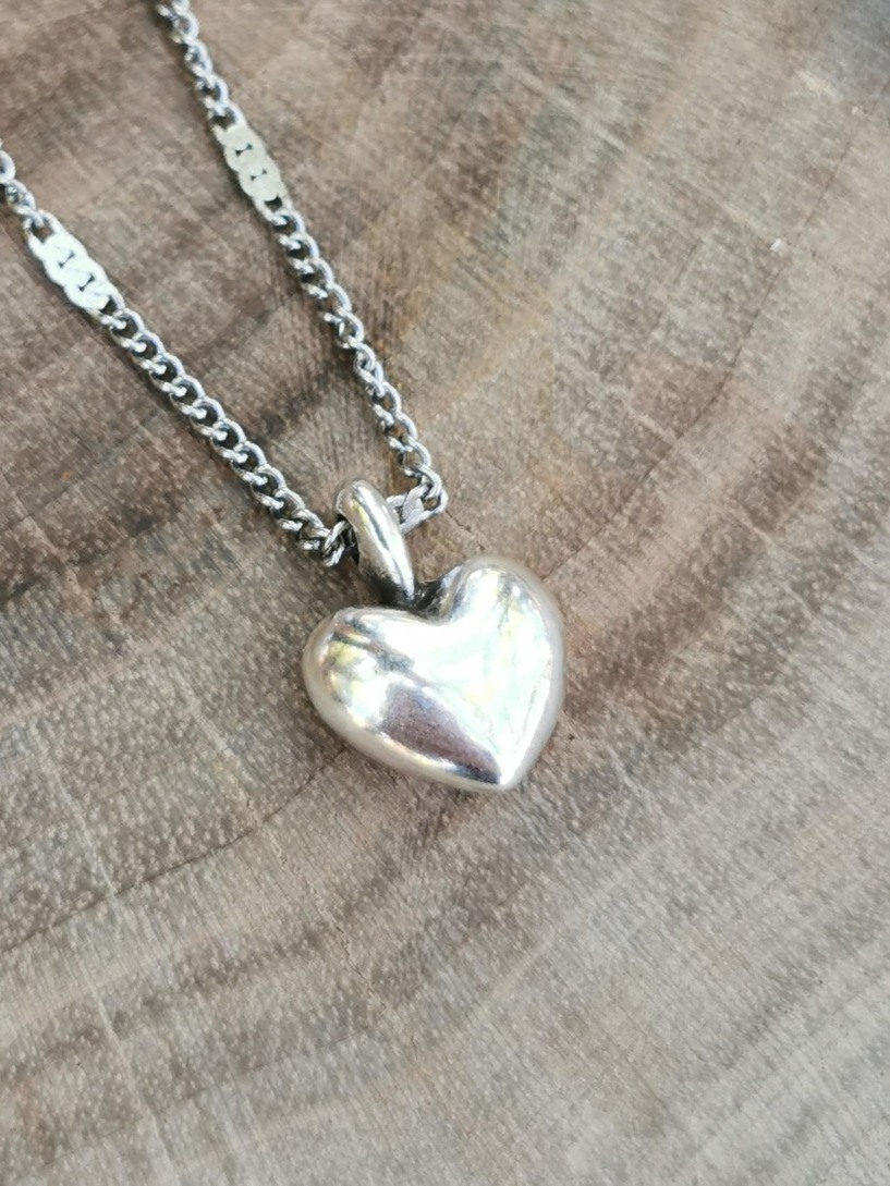 Heartbeat necklace