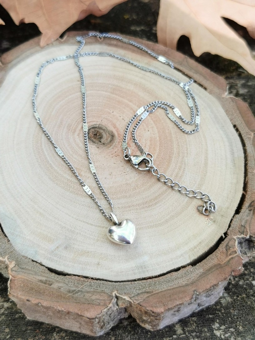 Heartbeat necklace