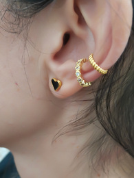 Simplicity in gold ear cuff