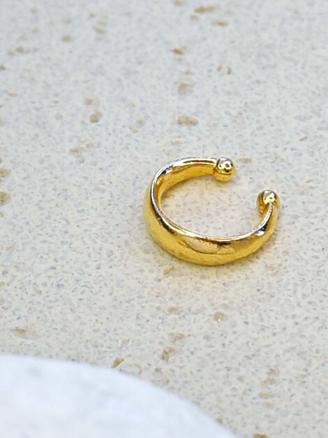 Simplicity gold ear cuff