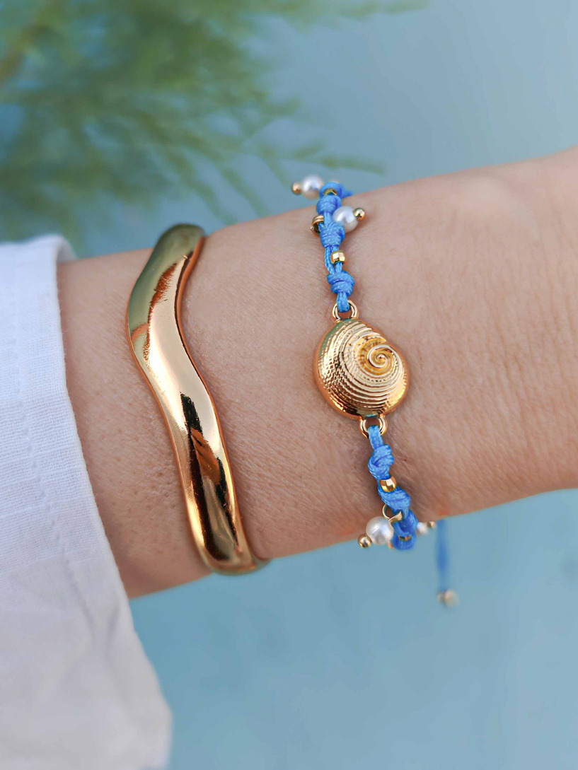 Seashell bracelet
