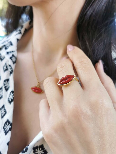 Lips stainless steel ring