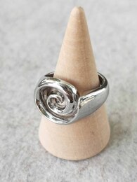 Whirl stainless steel ring