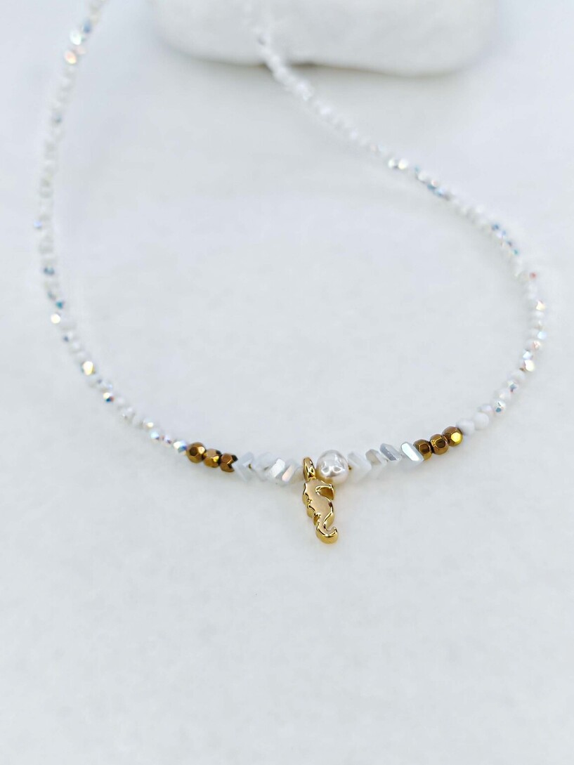 White dream necklace