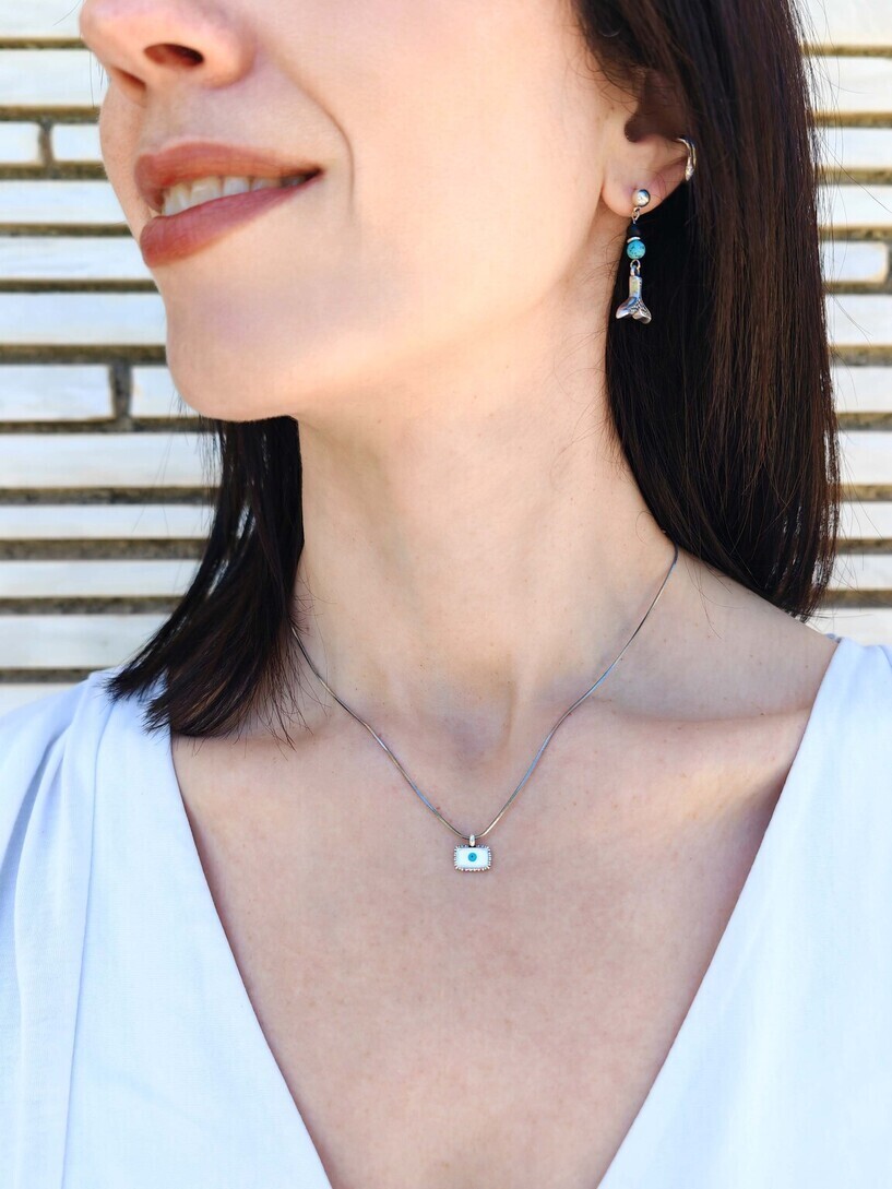 Eye necklace