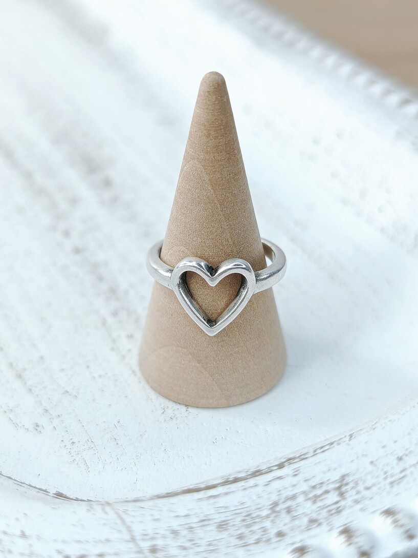 Silver heart ring 