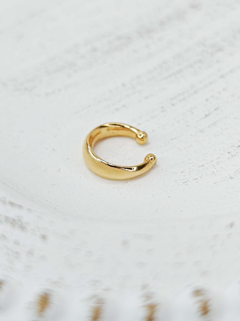 Simplicity gold ear cuff