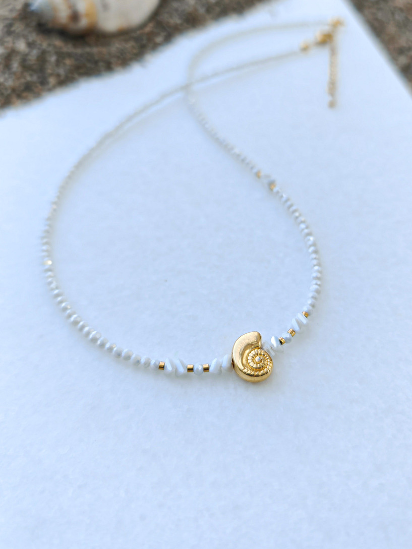 White Summer necklace