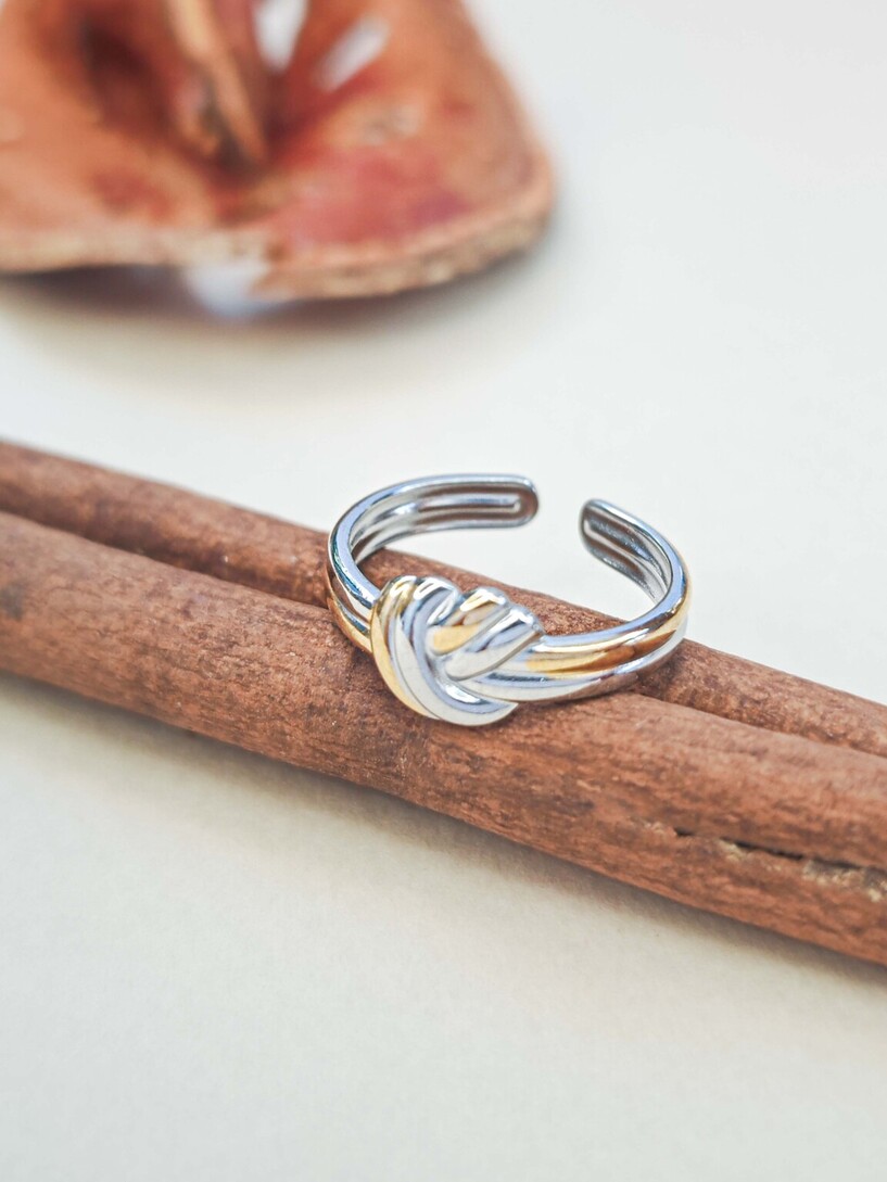 Knot ring 