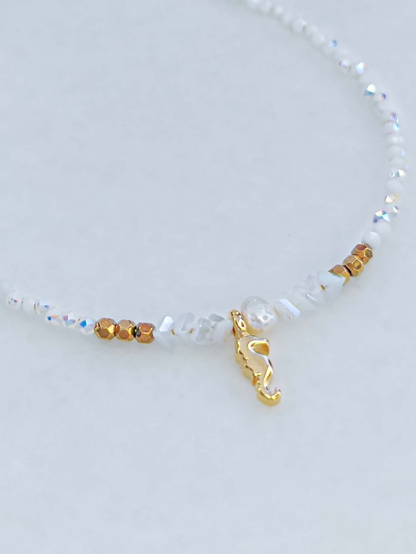 White dream necklace