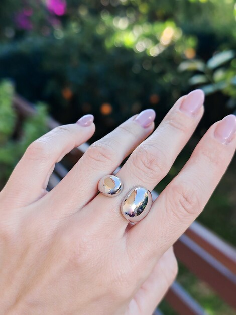 Bold stainless steel ring