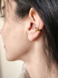 Simplicity gold ear cuff