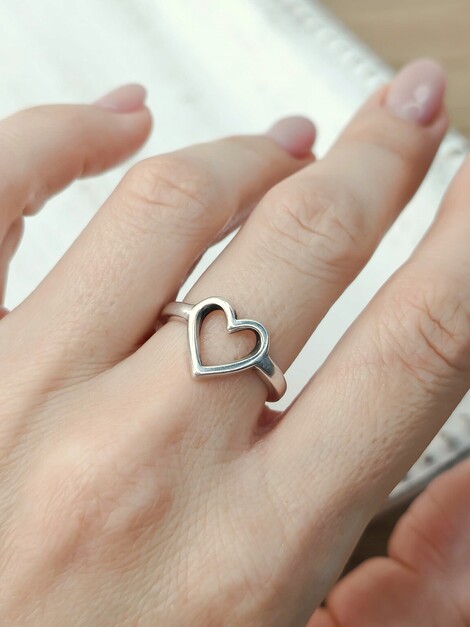 Silver heart ring 