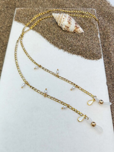 Pearls eyeglasses chain