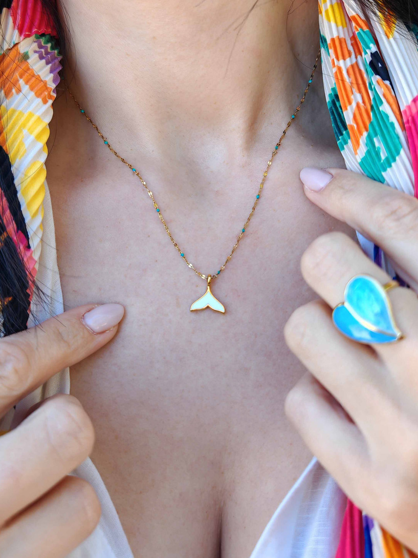 Calypso white necklace