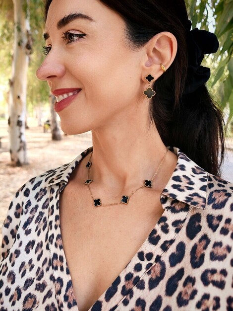 Van big stainless steel necklace