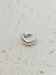 Wave ear cuff