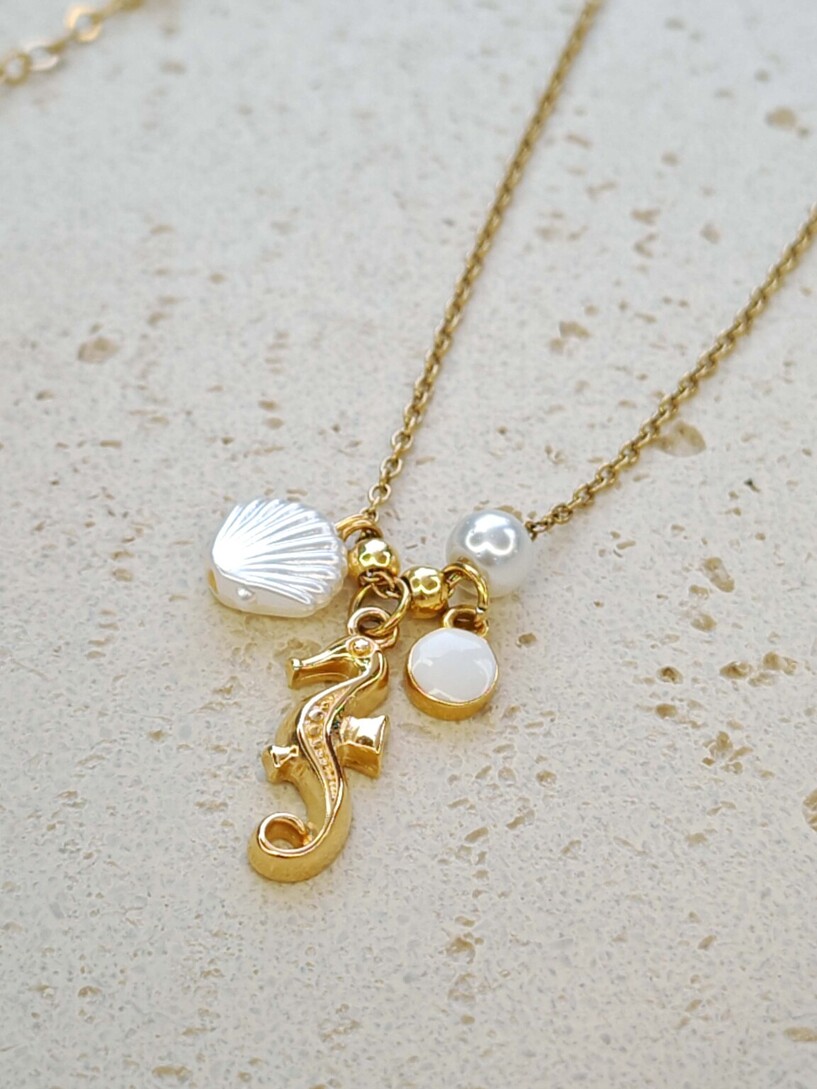 Vithos necklace