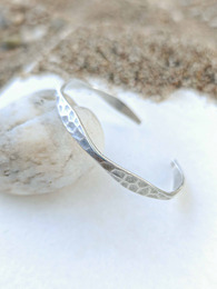 Hammer bangle bracelet