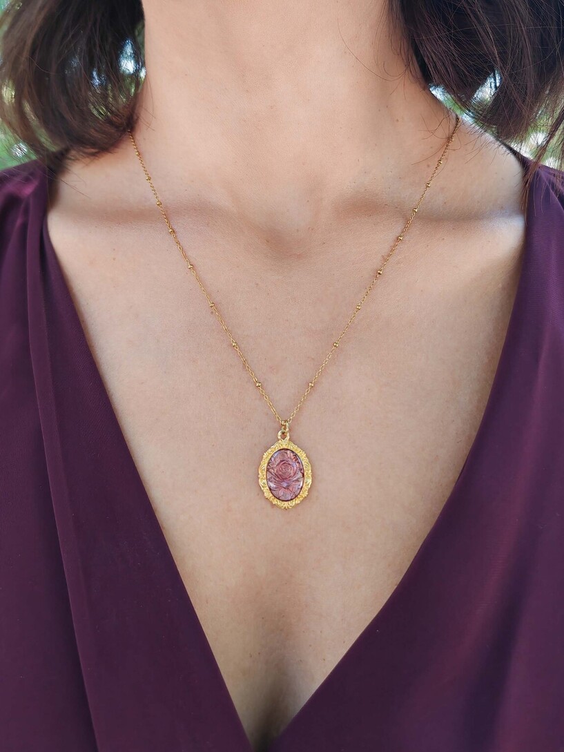 Rose necklace
