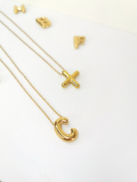 Balloon monogram chain necklace