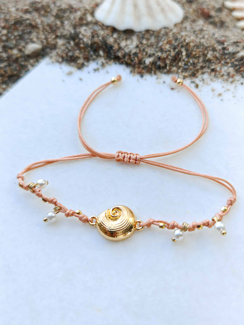 Seashell bracelet