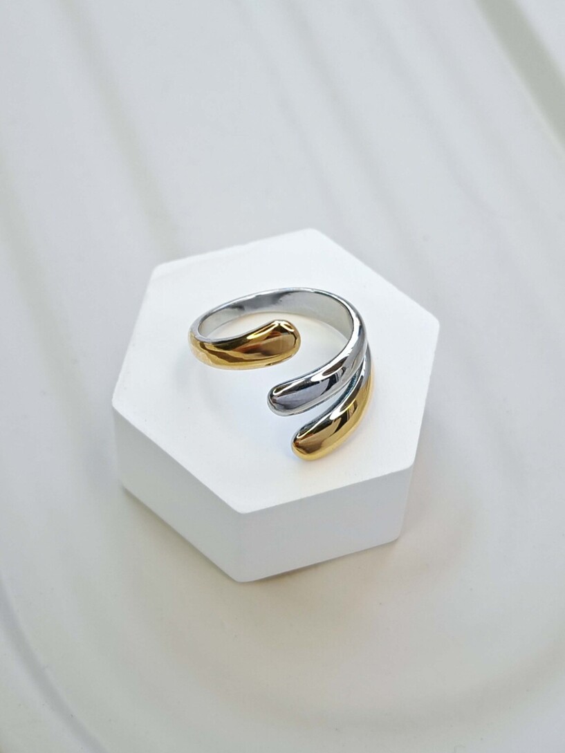 Double lines ring 