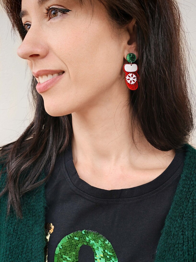 Santa gloves earrings
