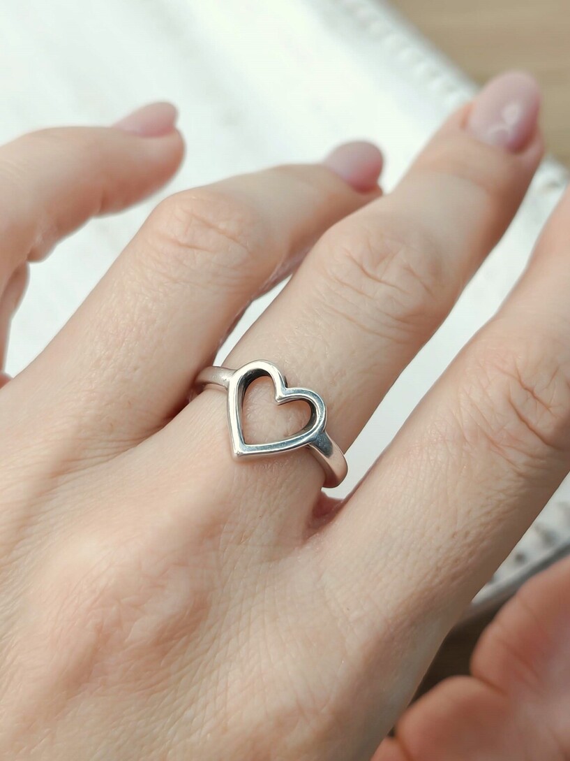 Silver heart ring 