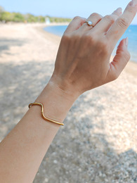 Wave bangle bracelet