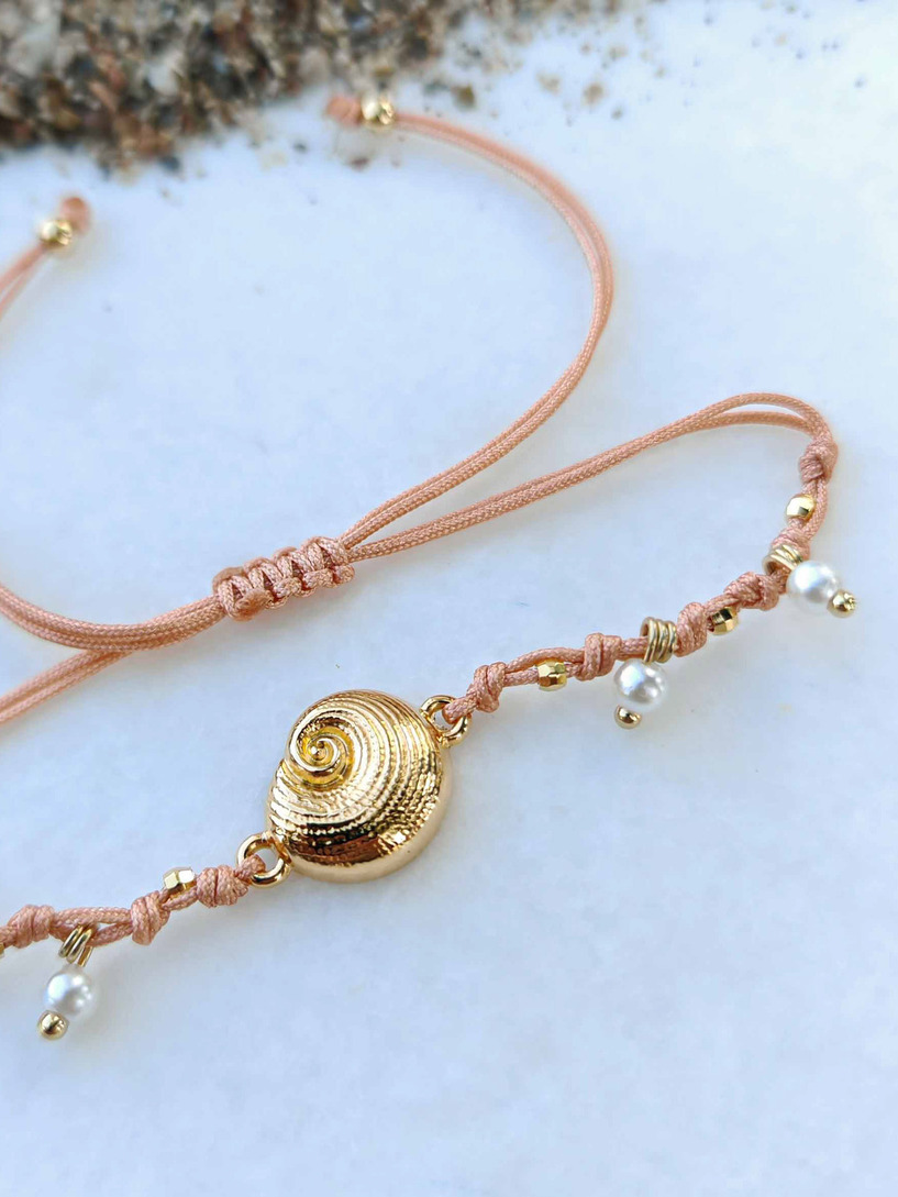 Seashell bracelet
