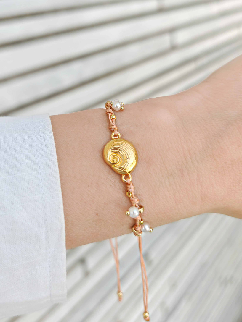 Seashell bracelet