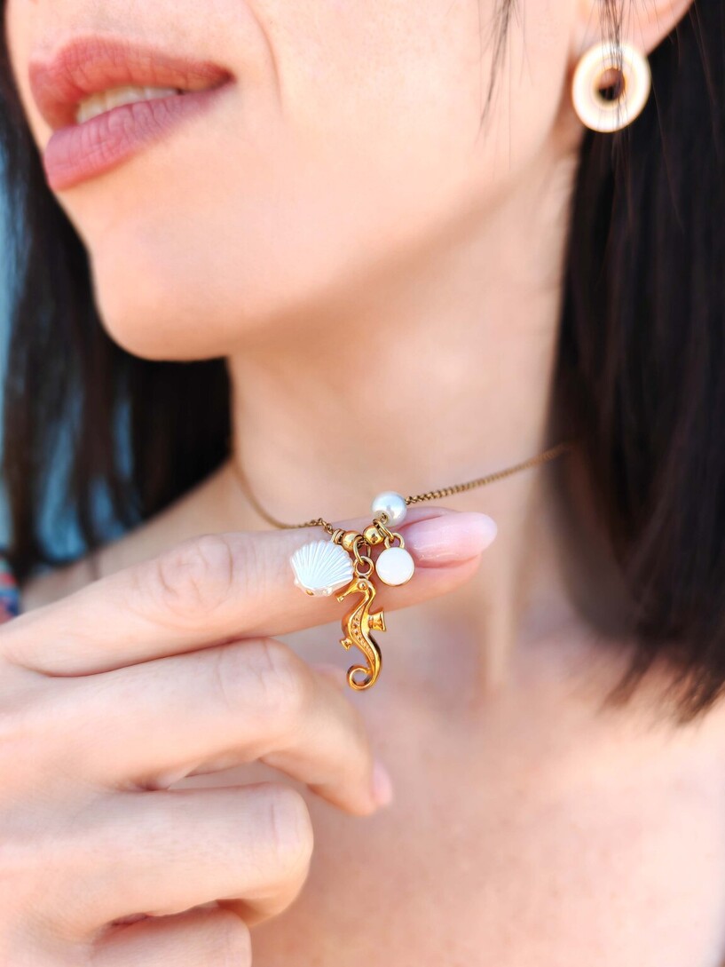 Vithos necklace