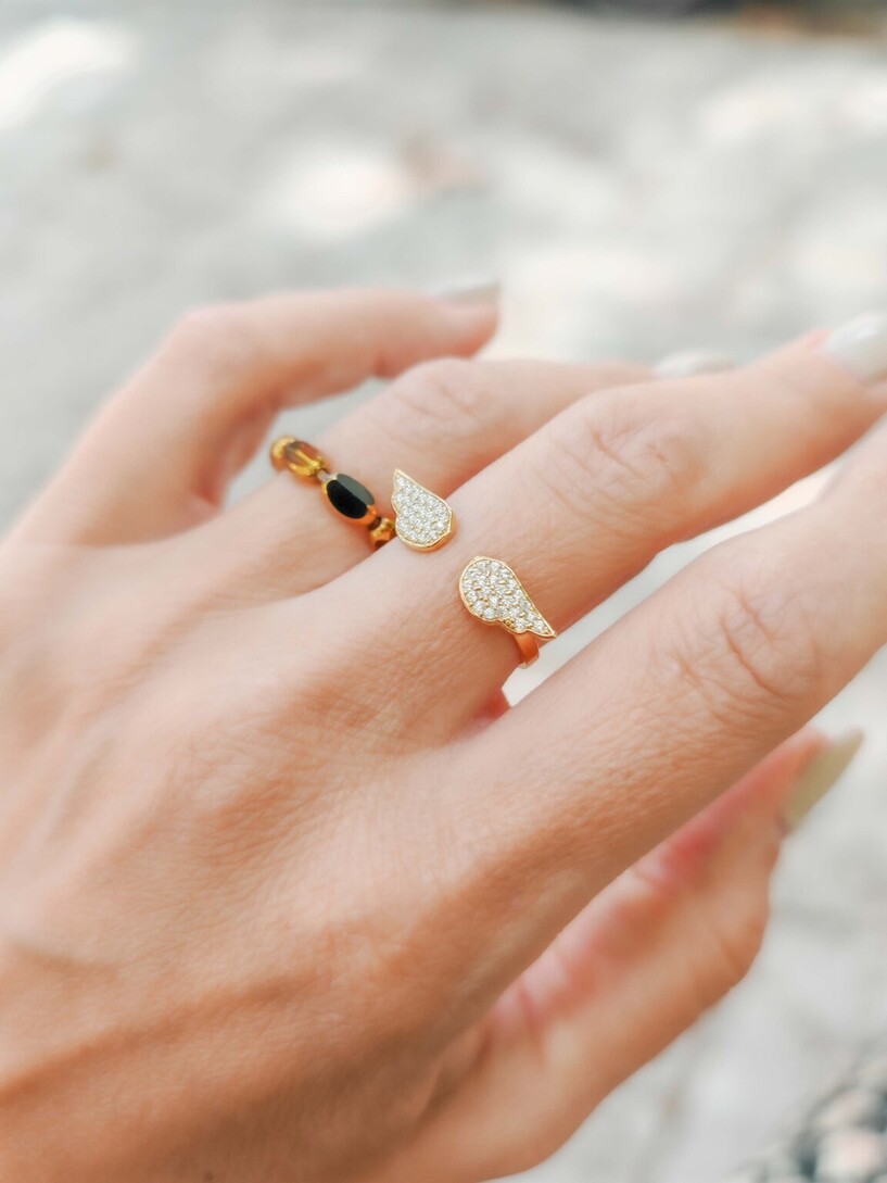 Crystals ring