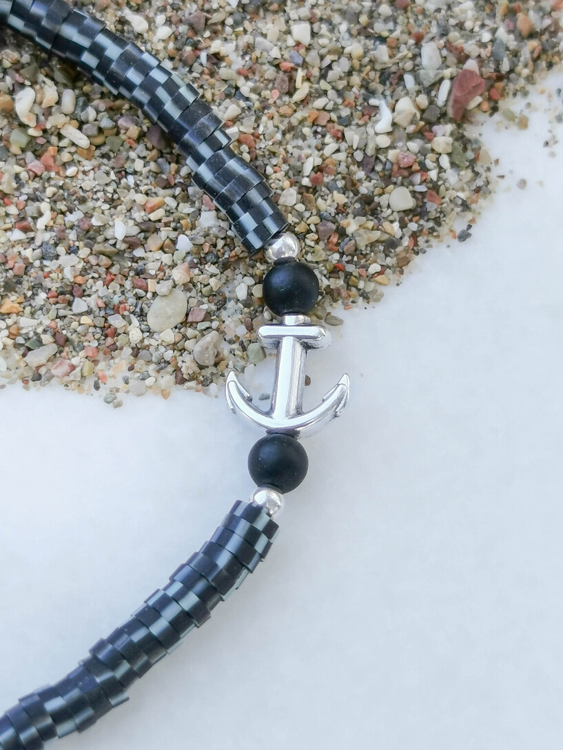 Anchor bracelet