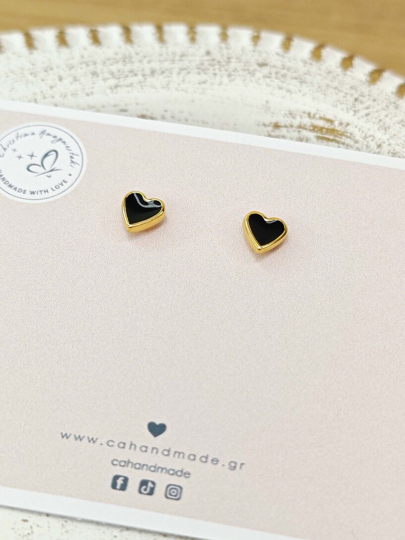 Black hearts earrings
