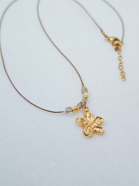 Flor necklace 