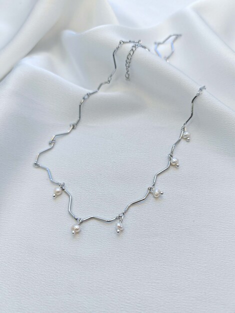 Fresh pearls silver necklace