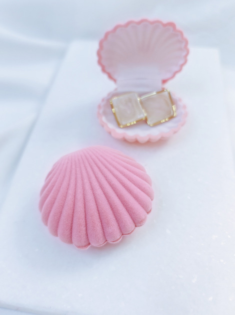 Pink velvet shell case