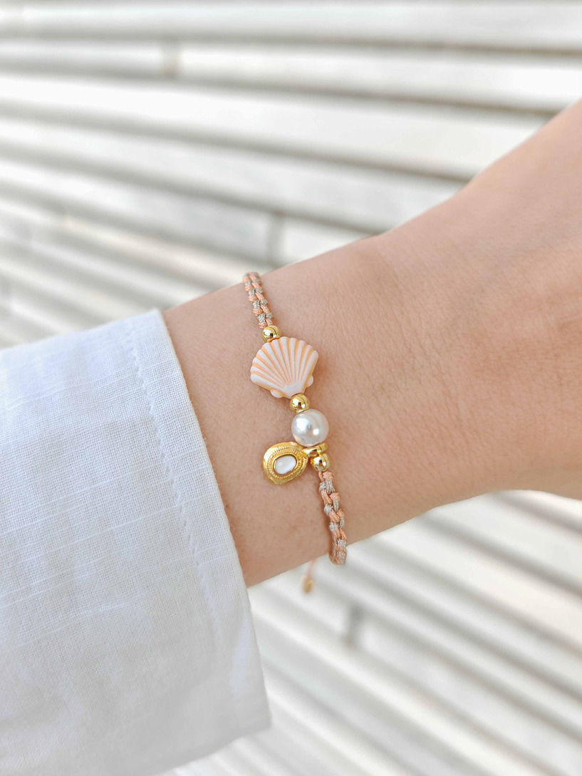 Clam bracelet