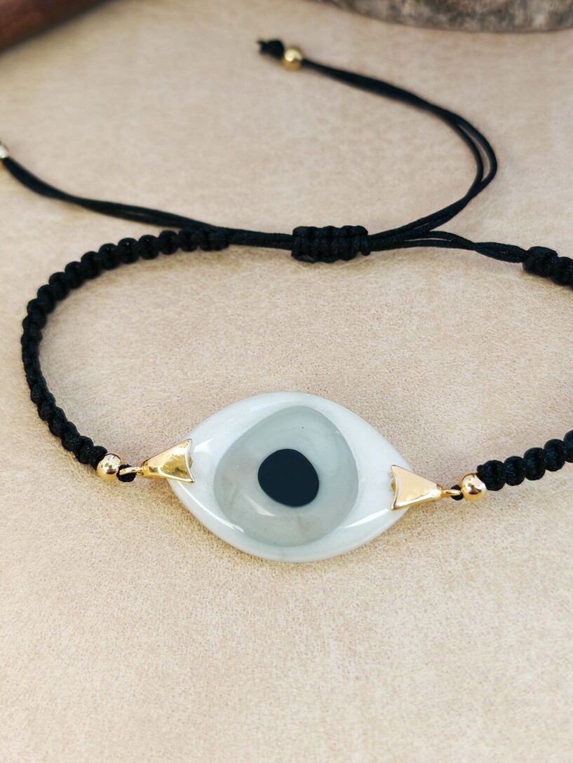 The eye bracelet 
