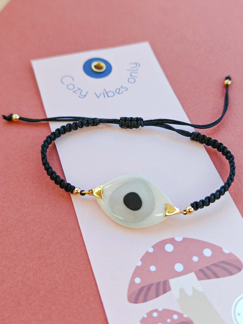 The eye bracelet 
