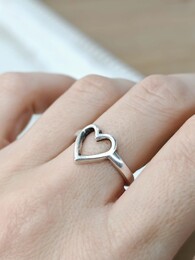 Silver heart ring 